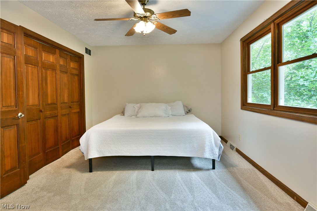 1097 Center Street E Warren OH 44481