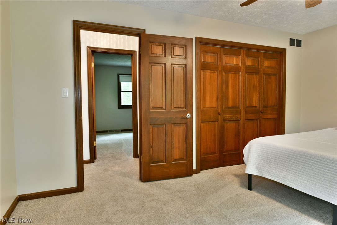 1097 Center Street E Warren OH 44481