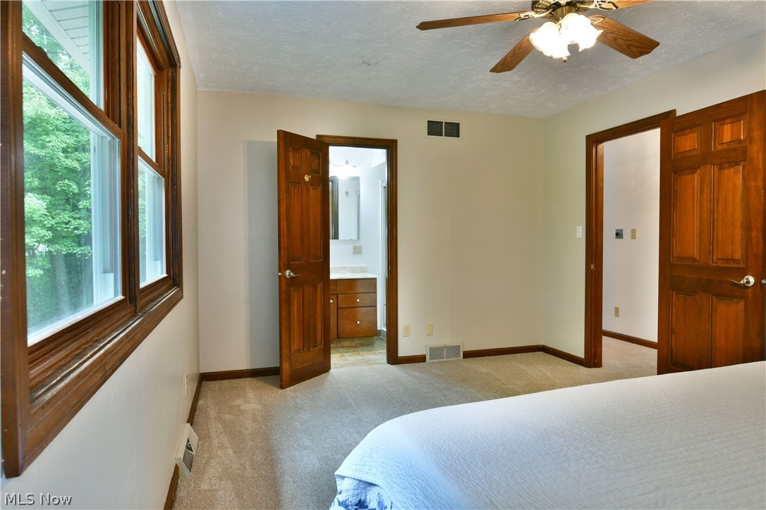 1097 Center Street E Warren OH 44481