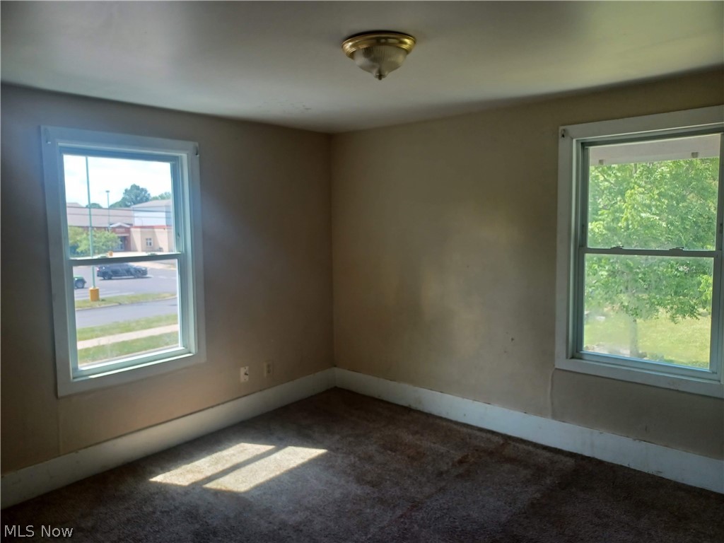 2031 Willard Avenue SE Warren OH 44484