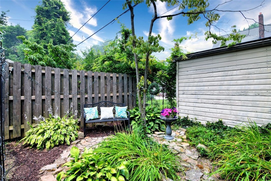 1255 Quilliams Road Cleveland Heights OH 44121