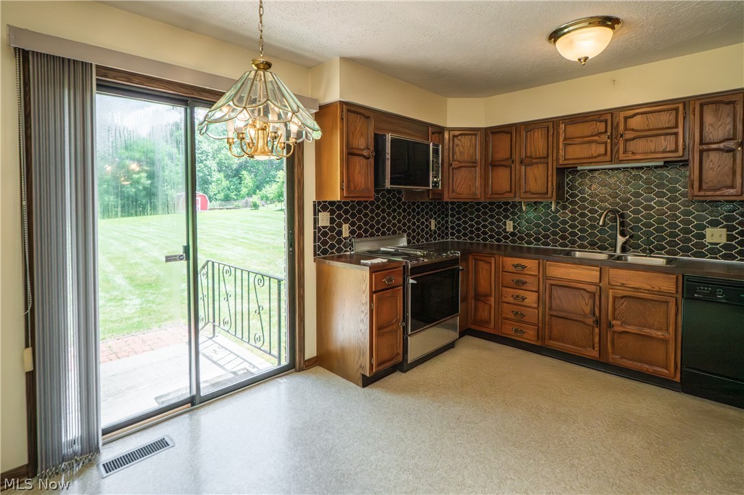 2421 Fairview Road Uniontown OH 44685