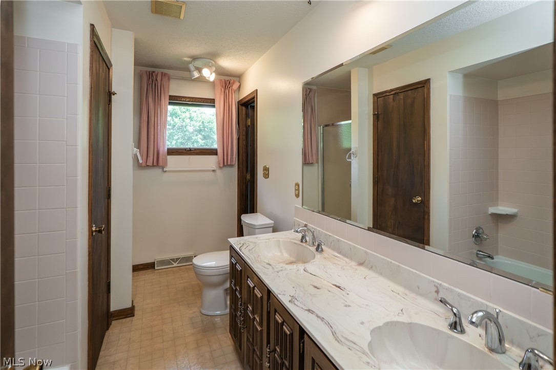 2421 Fairview Road Uniontown OH 44685