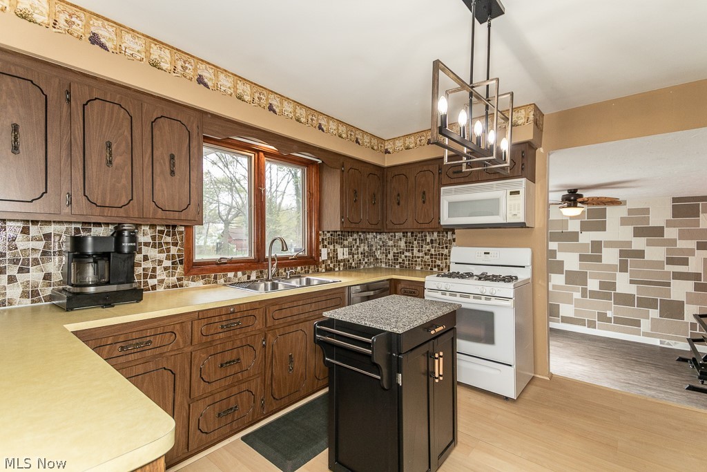 33510 Lake Shore Boulevard Lakeline OH 44095