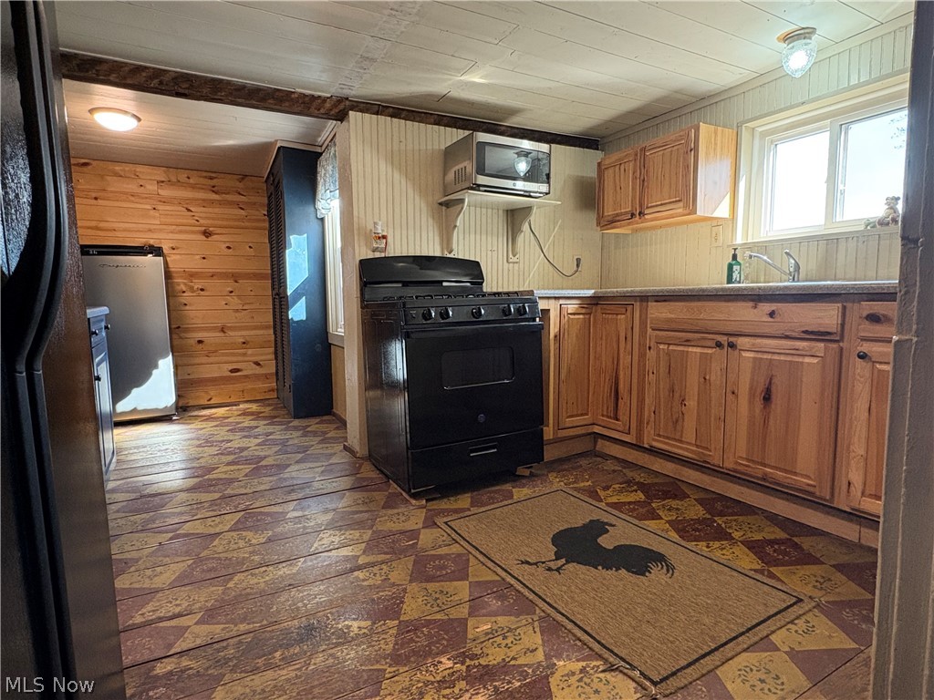 64446 Erie Road Salesville OH 43778