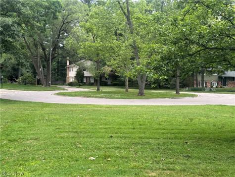 25853 Euclid Chagrin Parkway Richmond Heights OH 44143