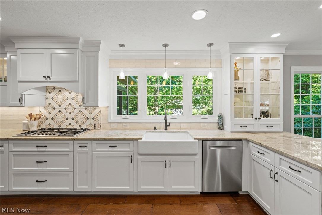 560 Marvis Drive Bay Village OH 44140