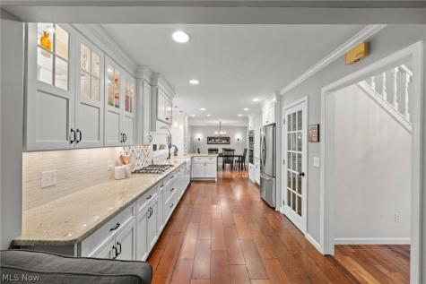 560 Marvis Drive Bay Village OH 44140