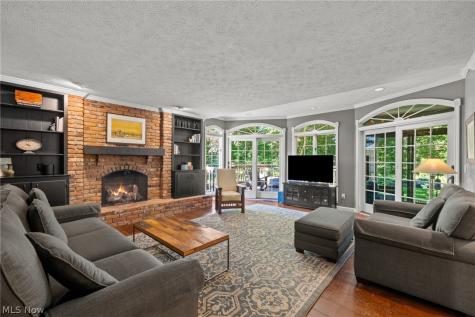 560 Marvis Drive Bay Village OH 44140