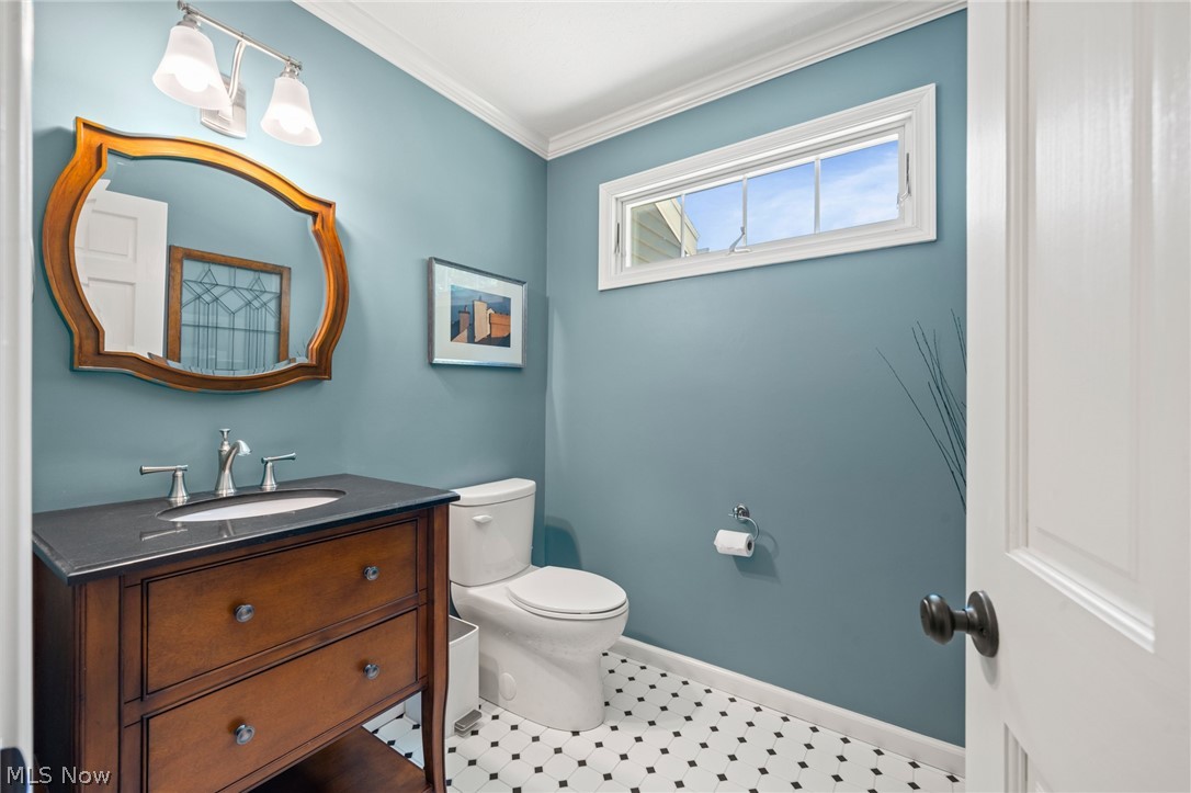 560 Marvis Drive Bay Village OH 44140