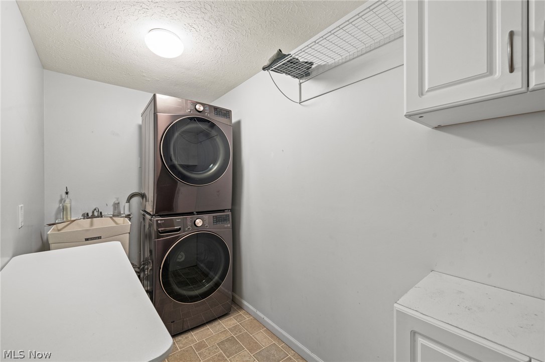560 Marvis Drive Bay Village OH 44140