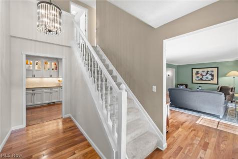 560 Marvis Drive Bay Village OH 44140