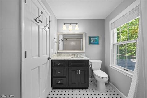 560 Marvis Drive Bay Village OH 44140