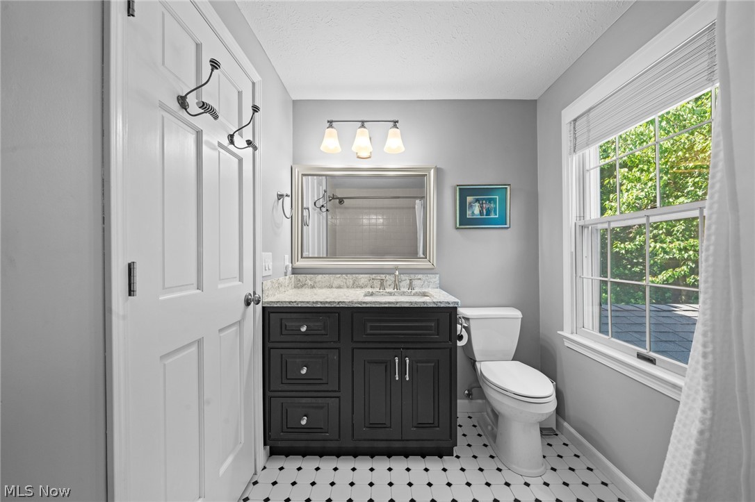560 Marvis Drive Bay Village OH 44140