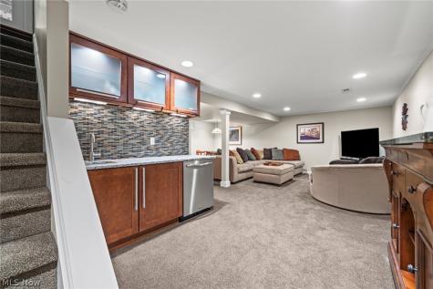 560 Marvis Drive Bay Village OH 44140