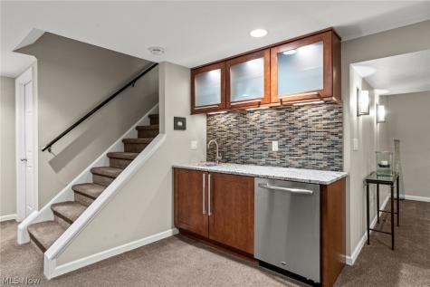 560 Marvis Drive Bay Village OH 44140