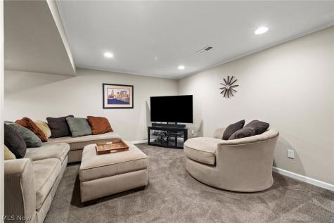 560 Marvis Drive Bay Village OH 44140