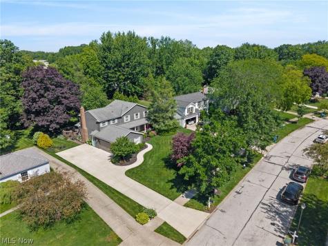 560 Marvis Drive Bay Village OH 44140