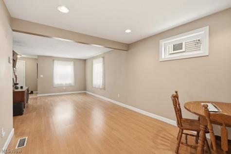 38235 Woodside Avenue Willoughby OH 44094