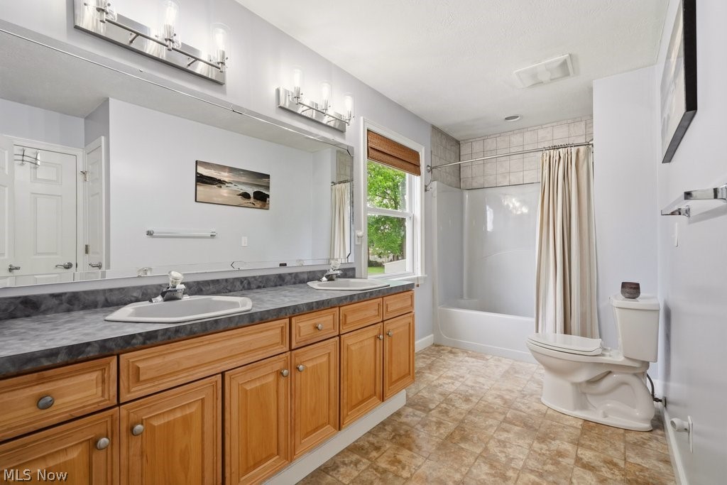 38235 Woodside Avenue Willoughby OH 44094
