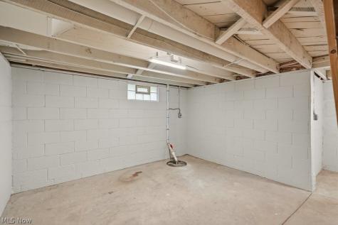 38235 Woodside Avenue Willoughby OH 44094