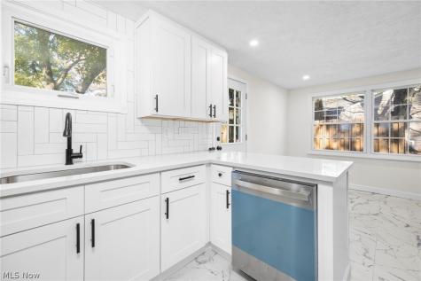 9898 Oakwood Drive Twinsburg OH 44087