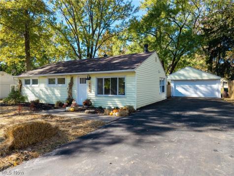 9898 Oakwood Drive Twinsburg OH 44087
