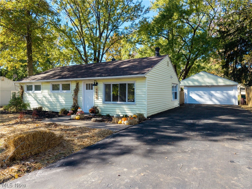 9898 Oakwood Drive Twinsburg OH 44087