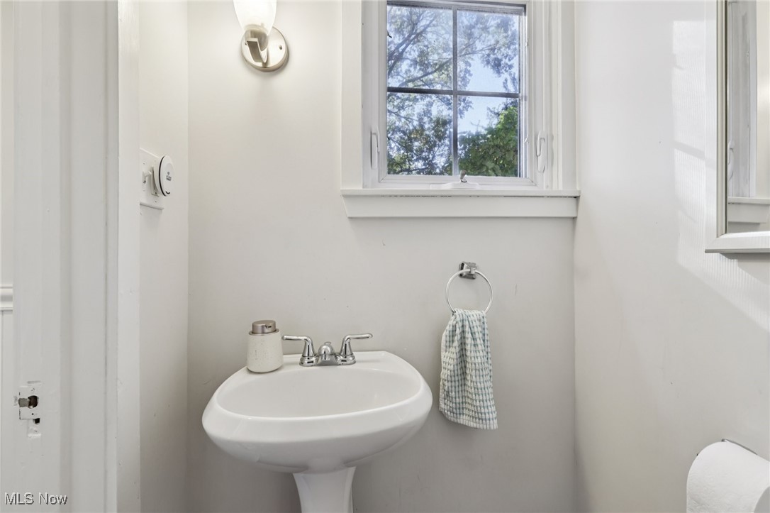 3054 E Overlook Road Cleveland Heights OH 44118