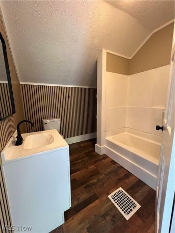 1101 Laurel Avenue Akron OH 44307