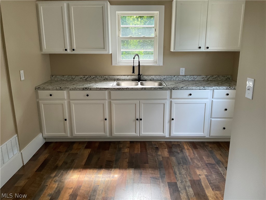 1101 Laurel Avenue Akron OH 44307