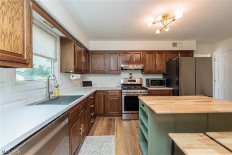 5841 Royal Drive Willoughby OH 44094