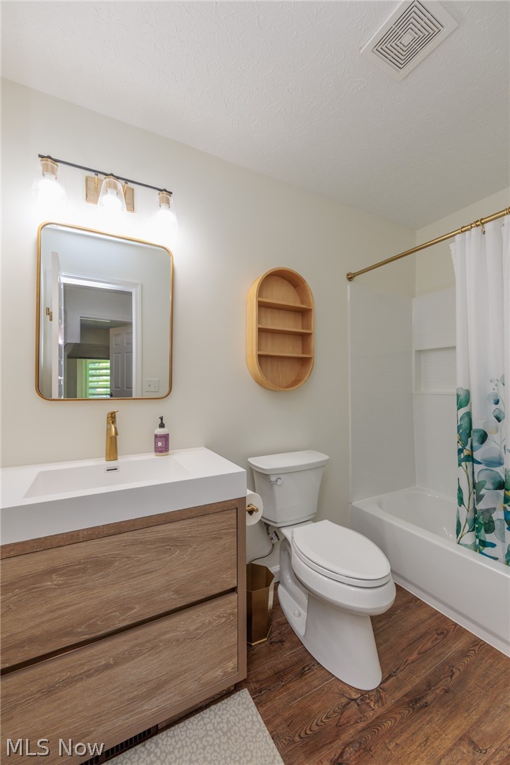 5841 Royal Drive Willoughby OH 44094
