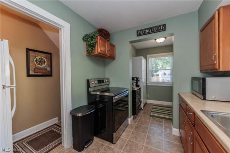 796 Graceland Avenue Barberton OH 44203