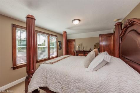796 Graceland Avenue Barberton OH 44203