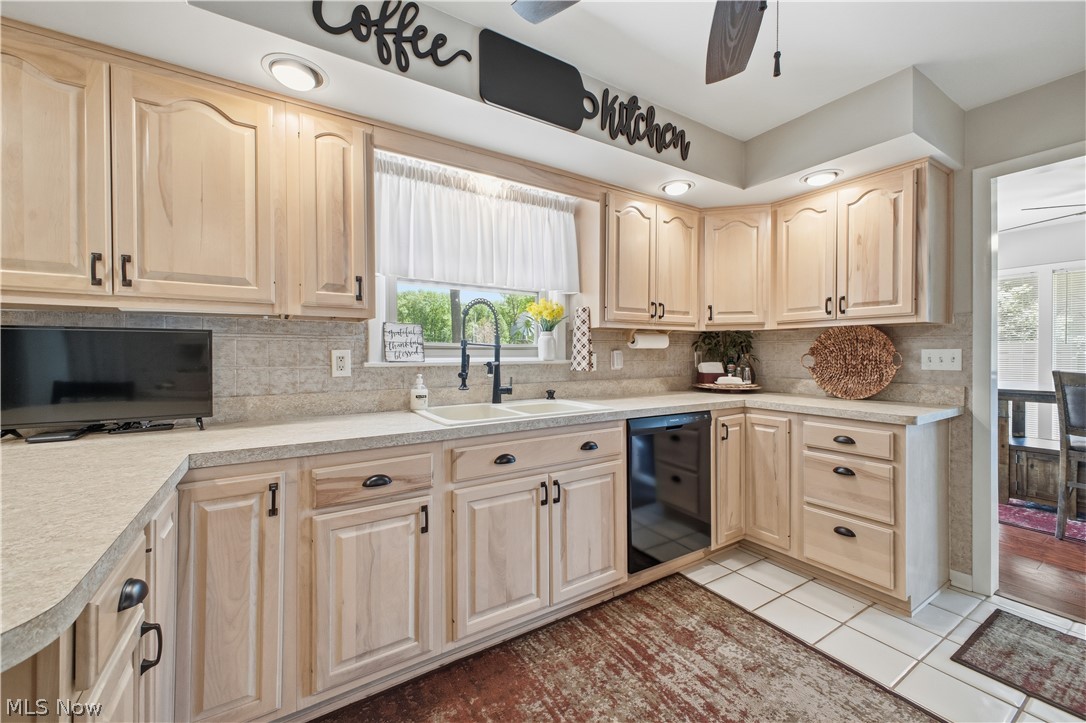 277 Marwood Drive SE Warren OH 44484