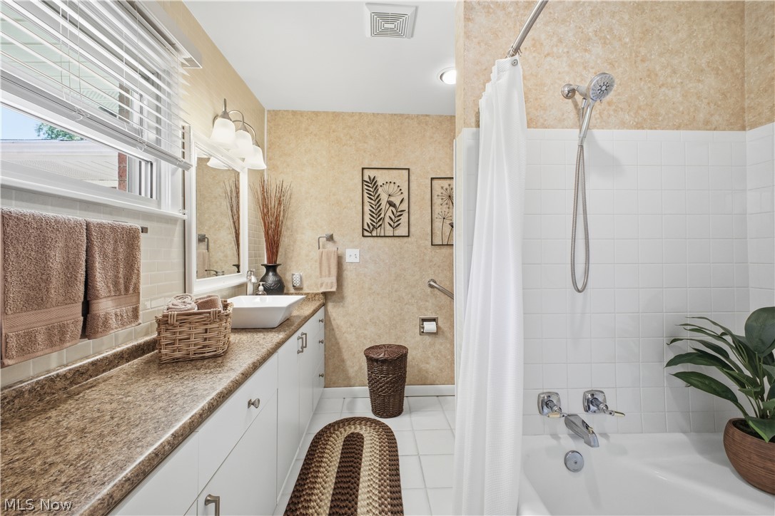 277 Marwood Drive SE Warren OH 44484