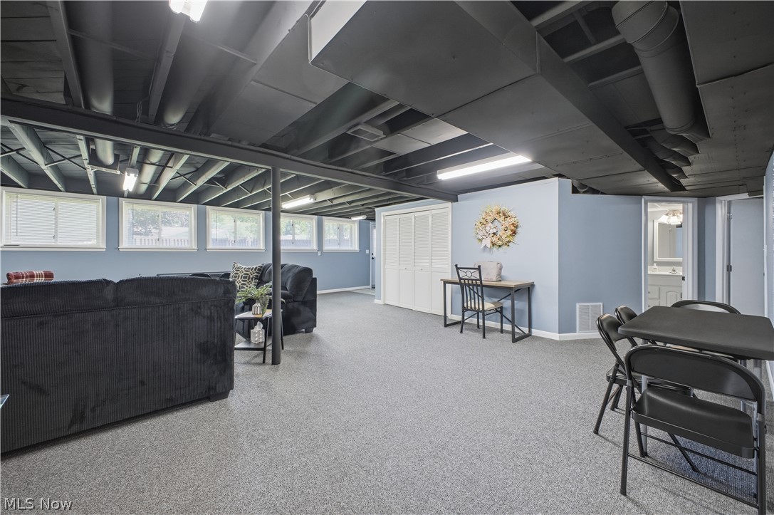 277 Marwood Drive SE Warren OH 44484