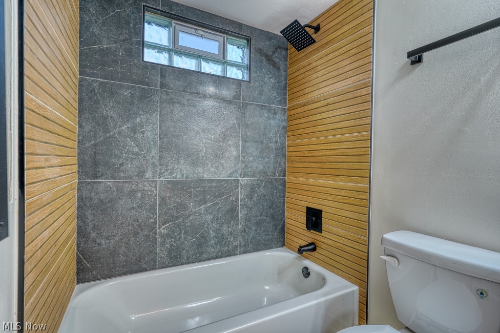 15713 Holland Road Brook Park OH 44142