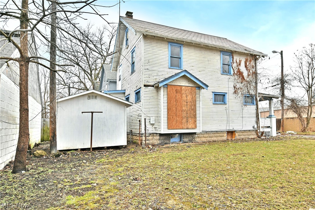 642 St Clair Avenue Warren OH 44483