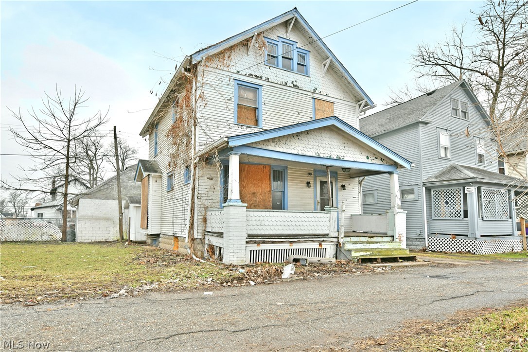 642 St Clair Avenue Warren OH 44483