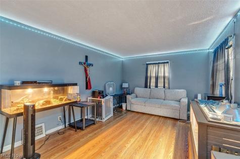 4427 Albertly Avenue Parma OH 44134