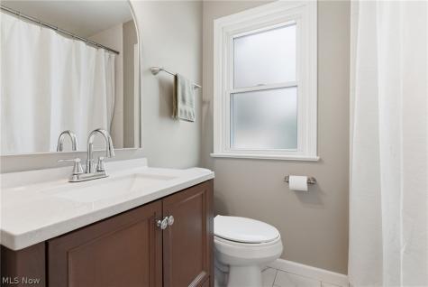 5175 Cheltenham Boulevard Lyndhurst OH 44124