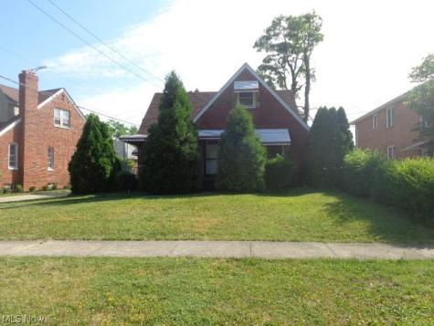6237 Chestnut Hills Drive Parma OH 44129