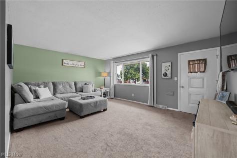 9011 Roedean Drive Parma OH 44129