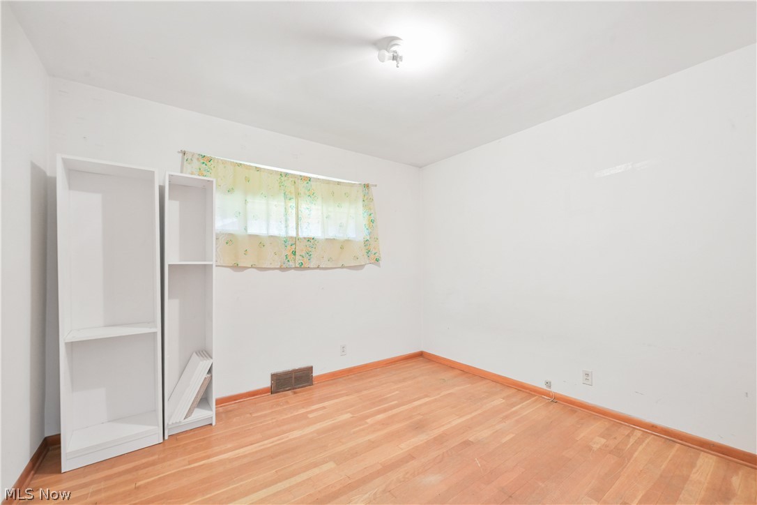6244 Eavenson Road Brook Park OH 44142