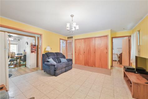 6244 Eavenson Road Brook Park OH 44142