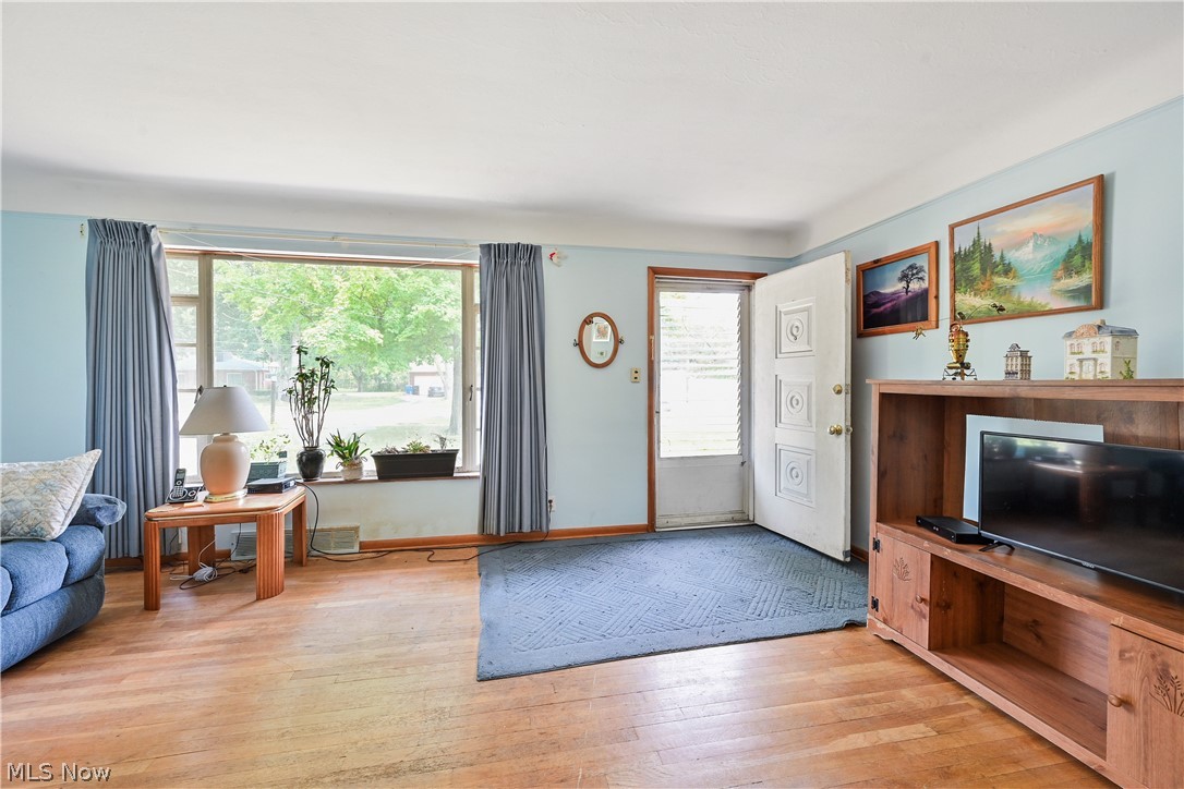 6244 Eavenson Road Brook Park OH 44142