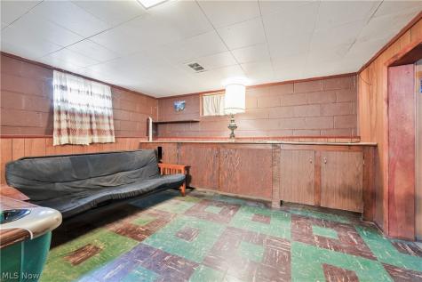 6244 Eavenson Road Brook Park OH 44142