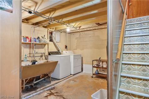 6244 Eavenson Road Brook Park OH 44142